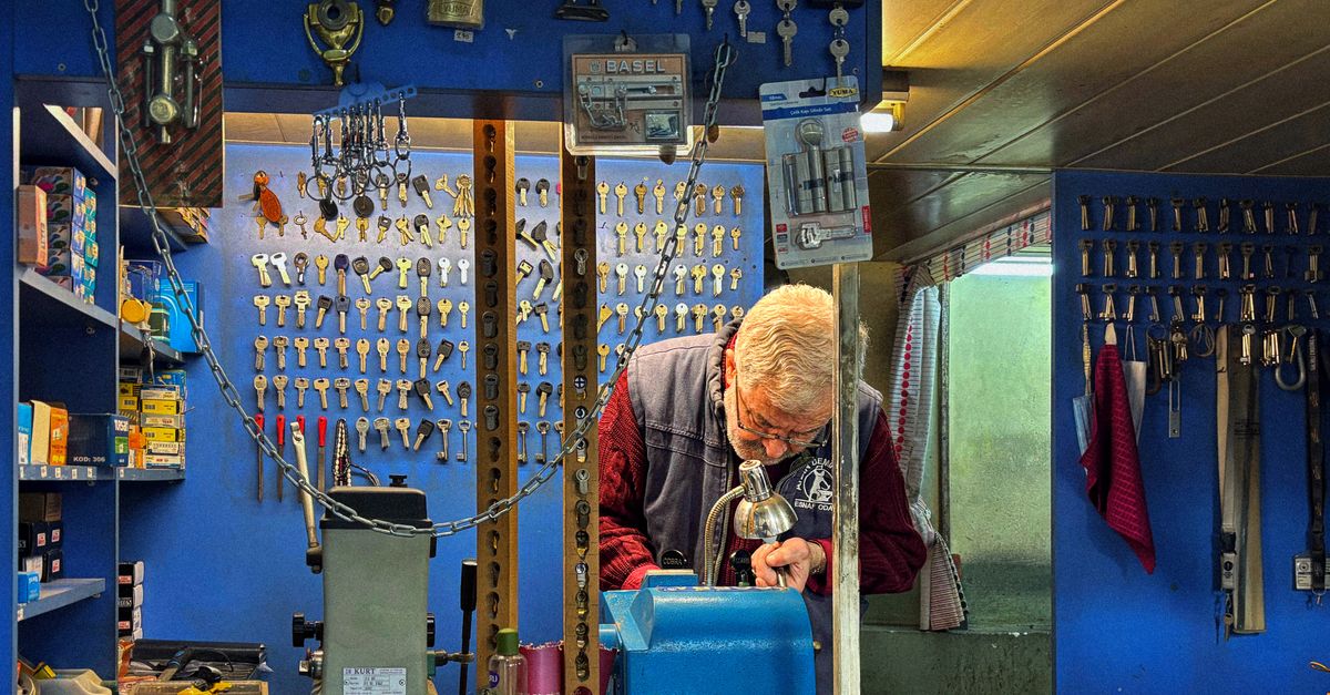 How to Choose a Commercial Locksmith for Your Columbia Business — Top Columbia Locksmith