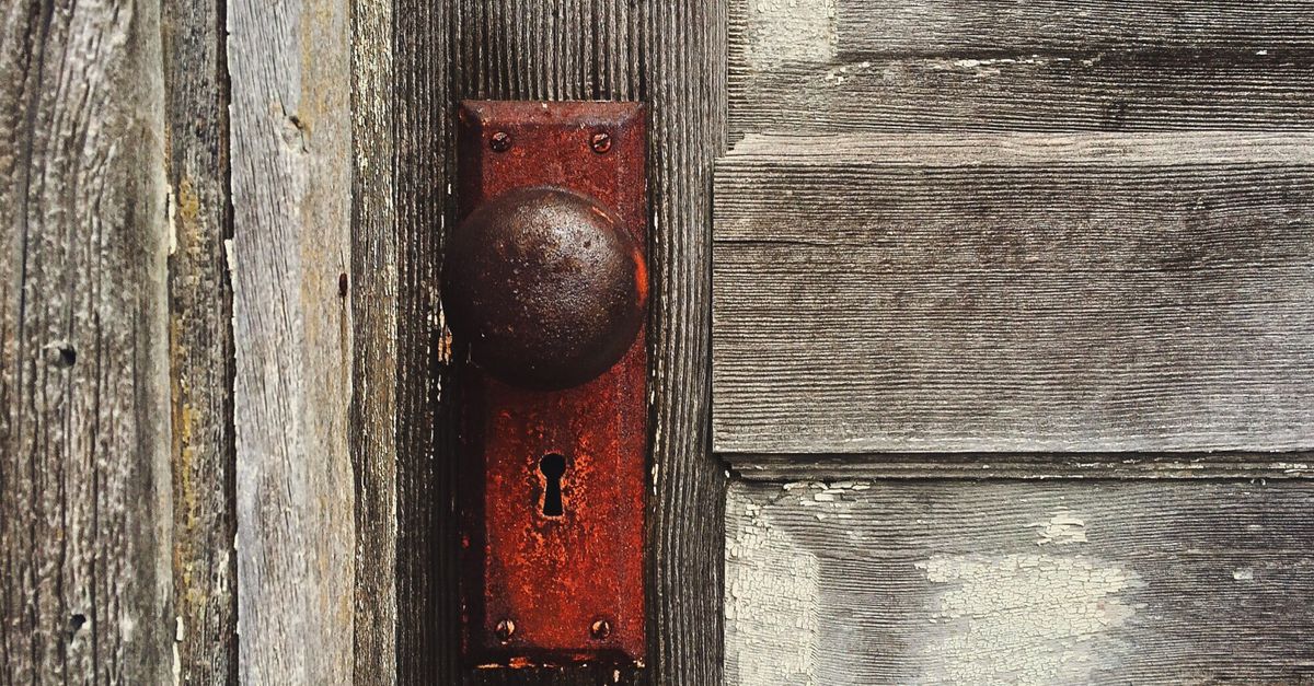 Why Door Knob & Deadbolt Installation Deserves Professional Hands — Top Columbia Locksmith